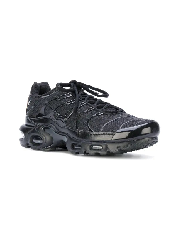Nike
Air Max Plus "Triple Black" sneakers