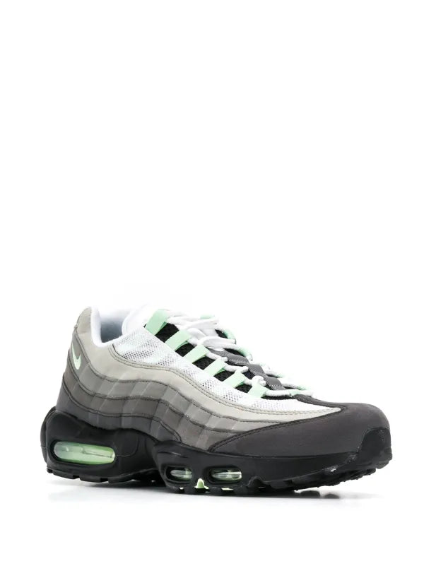 Nike
Air Max 95 sneakers