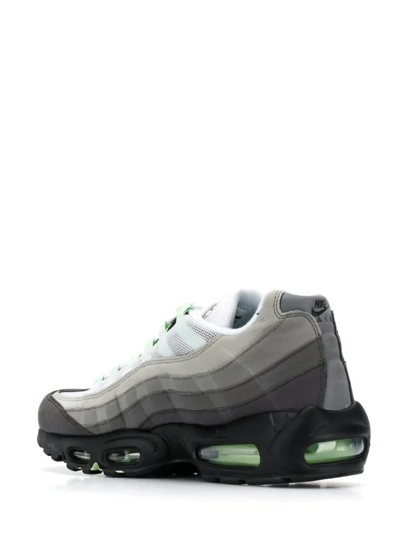 Nike
Air Max 95 sneakers