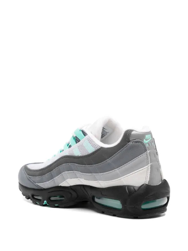 Nike
Air Max 95 sneakers