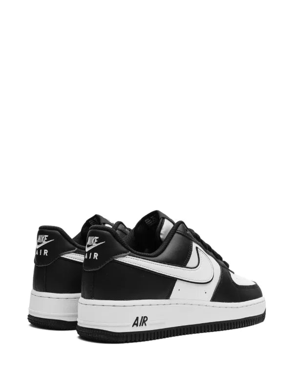 Nike
Air Force 1 '07 sneakers