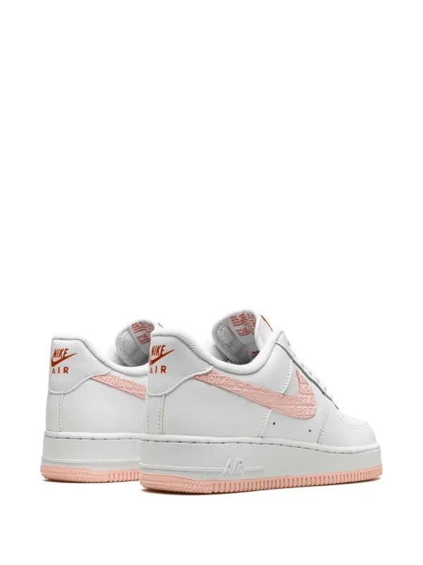 Nike
Air Force 1 Low "Valentine's Day 2022" sneakers