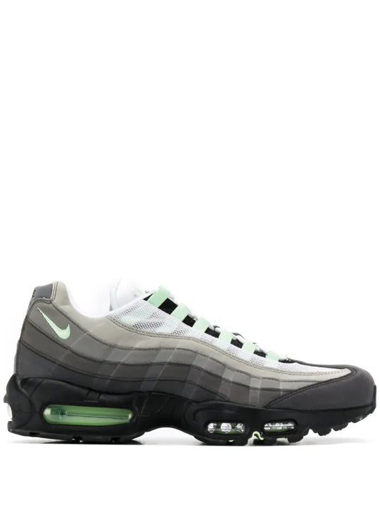Nike
Air Max 95 sneakers
