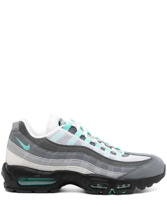 Nike
Air Max 95 sneakers