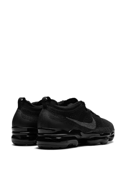 Nike
Air VaporMax 2023 Flyknit "Triple Black" sneakers